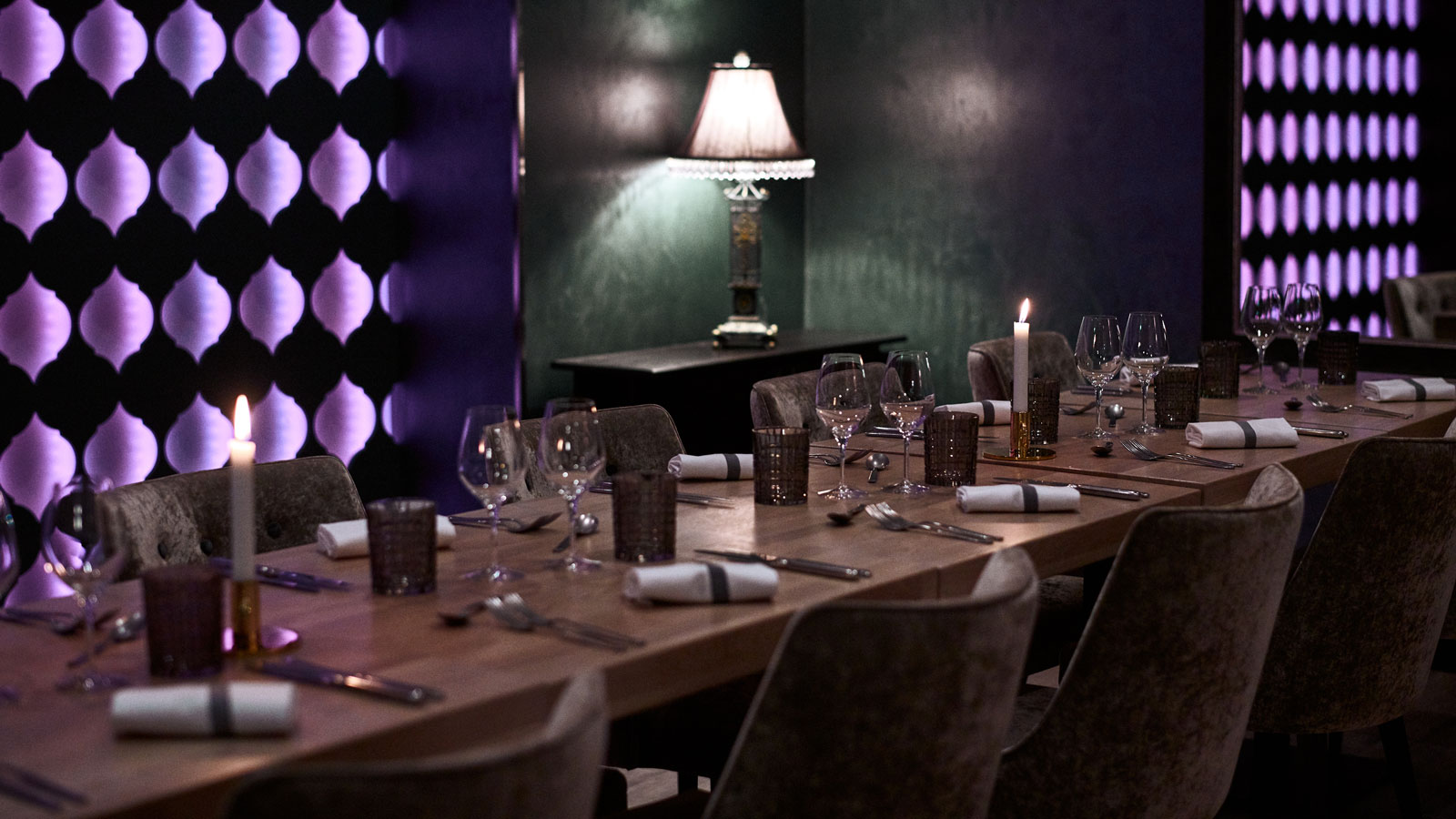 Restaurant table's setting.