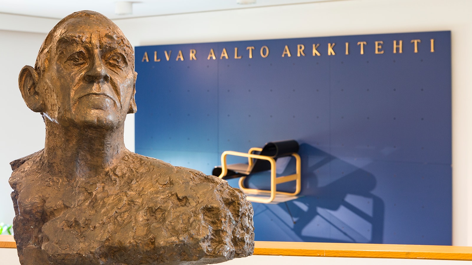 Alvar Aalto statue inside Alvar Aalto Museum