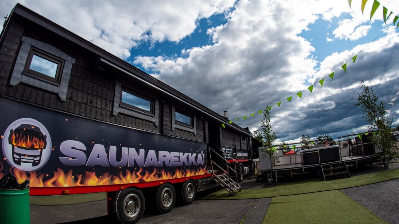 Saunarekka ja palju.