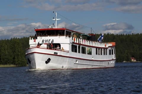 M/s Rhea laiva järvellä.