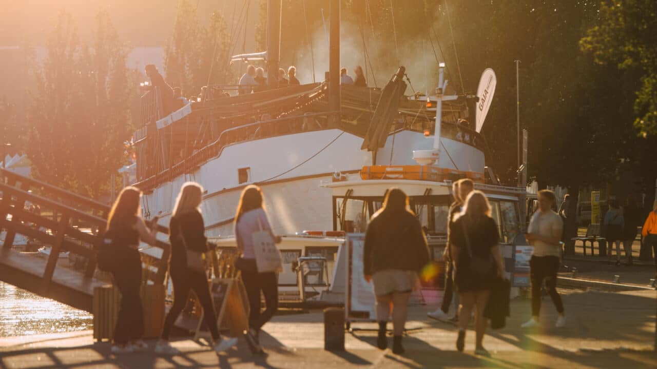 Ravintolalaiva Lutakon satamassa Jyväskylässä.