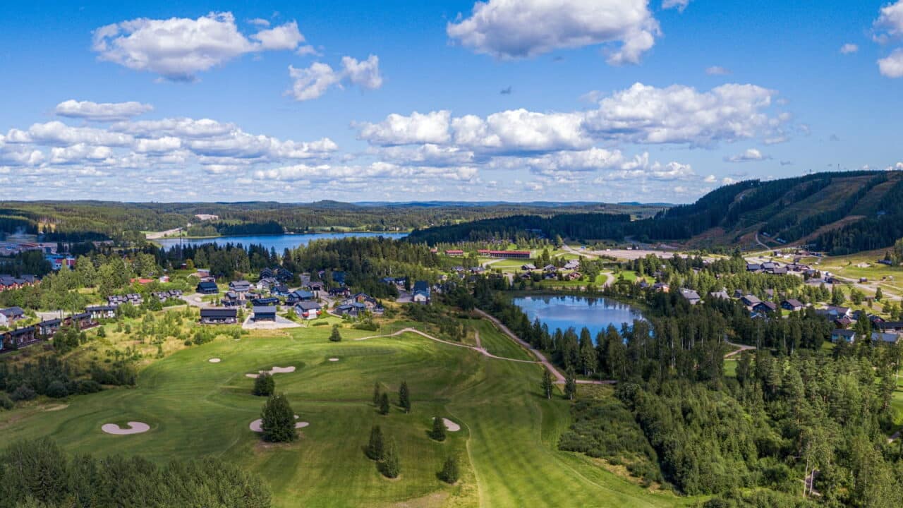 Ilmakuva Himokselta kesällä.