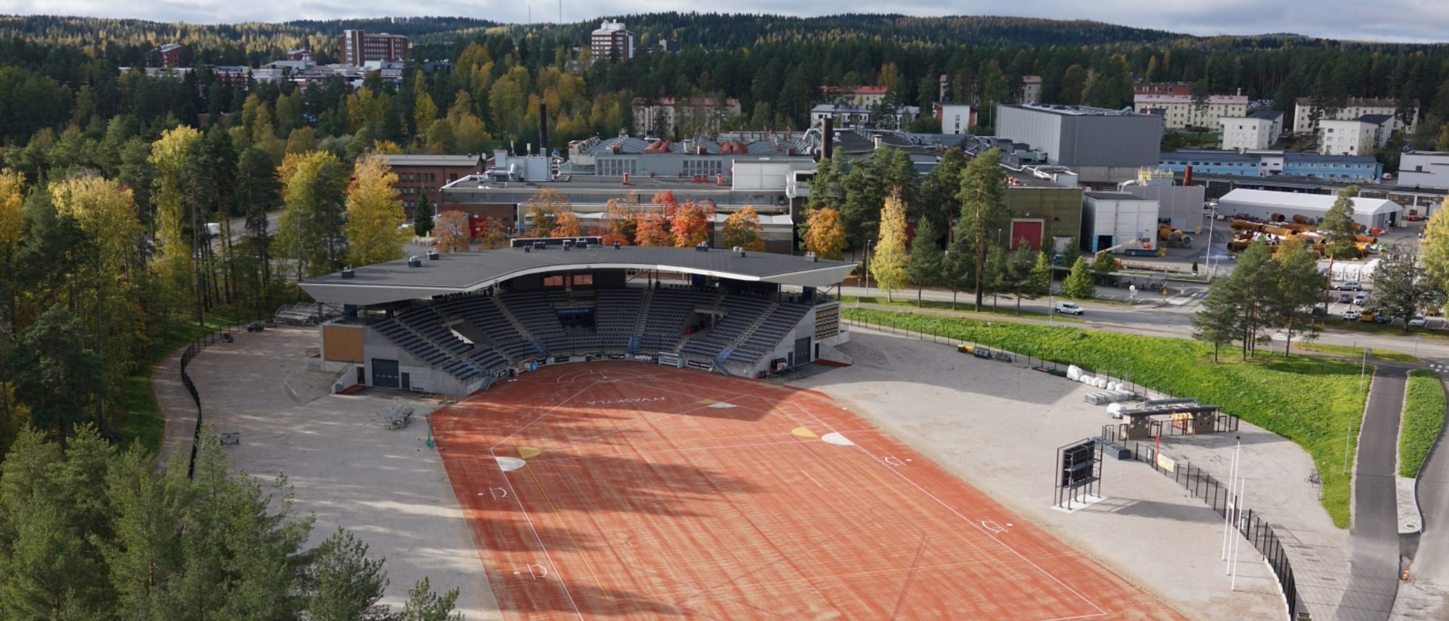 Jyväskylän Hippoksen pesäpallostadion kuvattuna yläilmoista.
