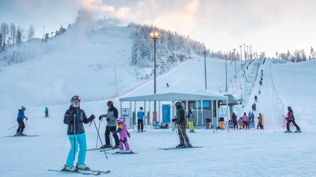 People skiing at Himos in winter.