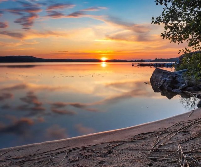 Have a relaxing weekend! 🧡

📍Jyväskylä Region, Finland

#visitjyvaskylaregion #visitfinland

📸: 1. @samimotto , 2 & 3. @dancer_in_dark 

#lakeland #finnishlakeland #lakelandfinland #sustainabledestination #keskisuomi #centralfinland #seengebiet #seenplatte #finnischeseenplatte #visitfinland #thisisfinland #discoverfinland #ourfinland #visitfinlandjp #jyväskylä #finnishnature #sunset #pyhähäkkinationalpark